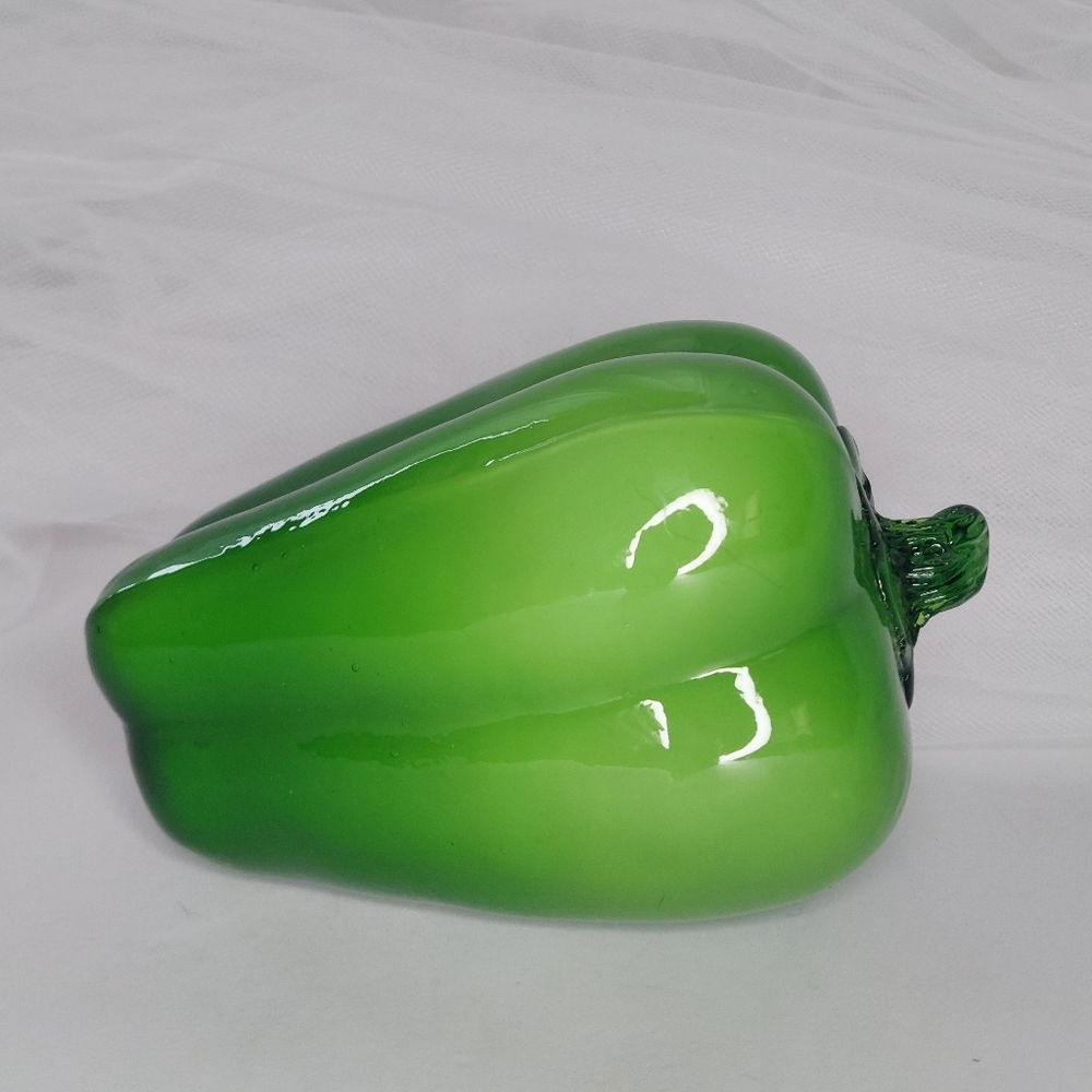 Green Sweet Pepper Glass Art Figurine Fruit Bowl Filler